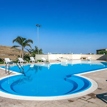 Ferienhaus Cozy In With Outdoor Swimming Pool