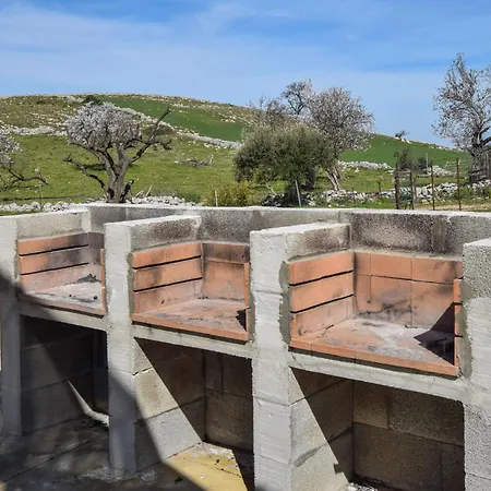 Ferienhaus Cozy In With Outdoor Swimming Pool Ragusa