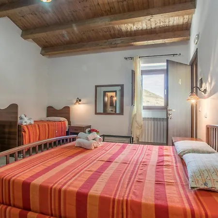 Cozy In With Outdoor Swimming Pool * Ragusa