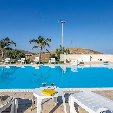 Cozy In With Outdoor Swimming Pool Holiday home Ragusa