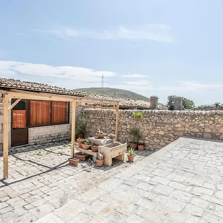 Cozy In With Outdoor Swimming Pool *