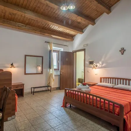 度假居 Cozy In With Outdoor Swimming Pool